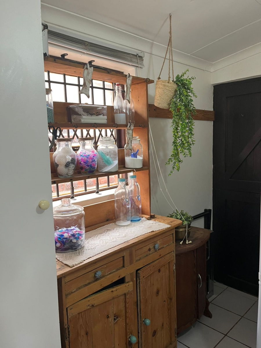 5 Bedroom Property for Sale in Noorsekloof Eastern Cape